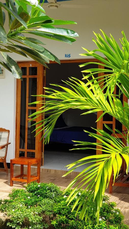 Hotel Aqua Blue à Baie d'Arugam Extérieur photo