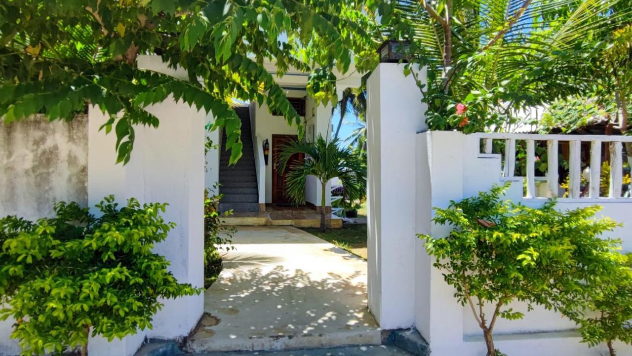 Hotel Aqua Blue à Baie d'Arugam Extérieur photo
