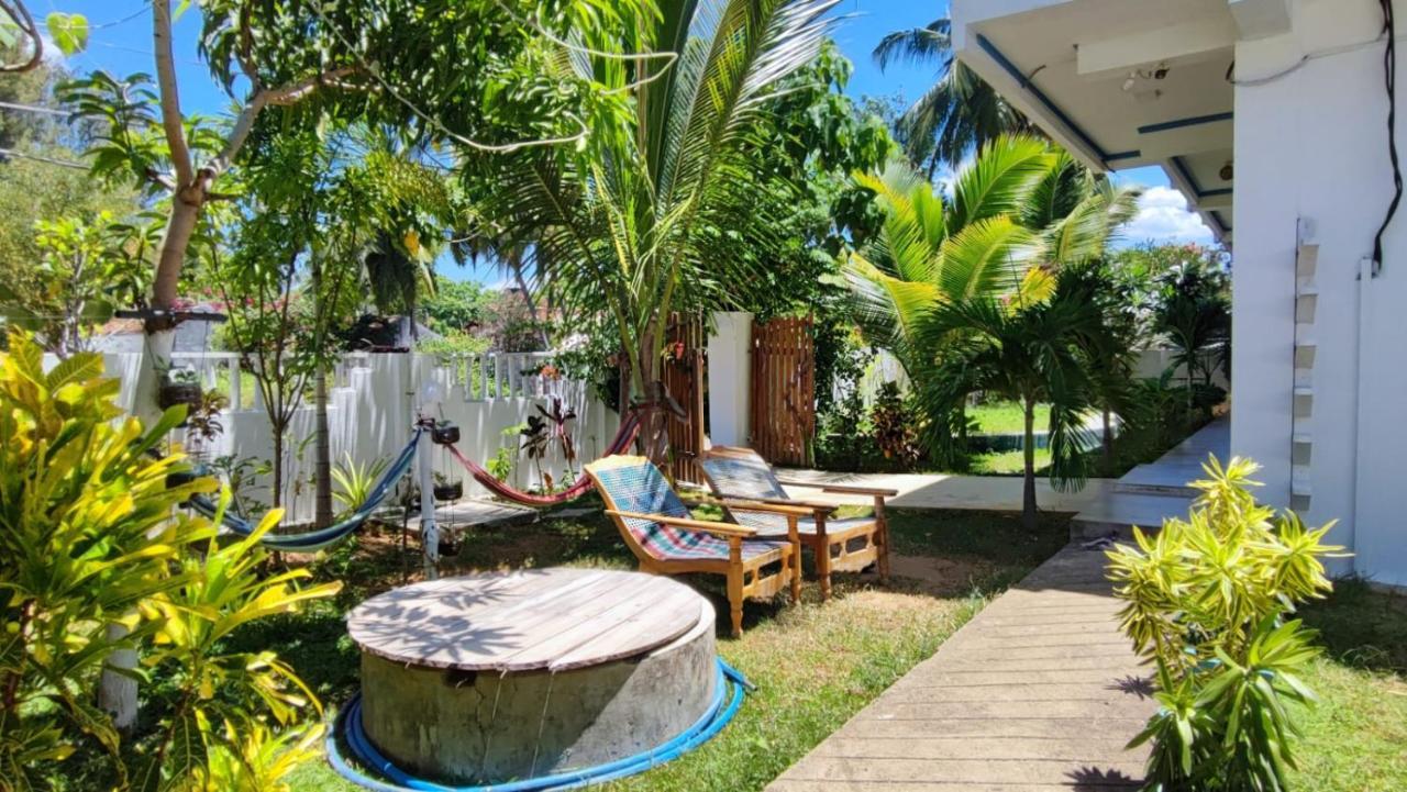 Hotel Aqua Blue à Baie d'Arugam Extérieur photo