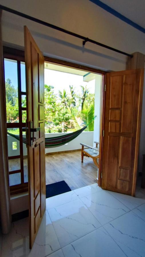 Hotel Aqua Blue à Baie d'Arugam Extérieur photo
