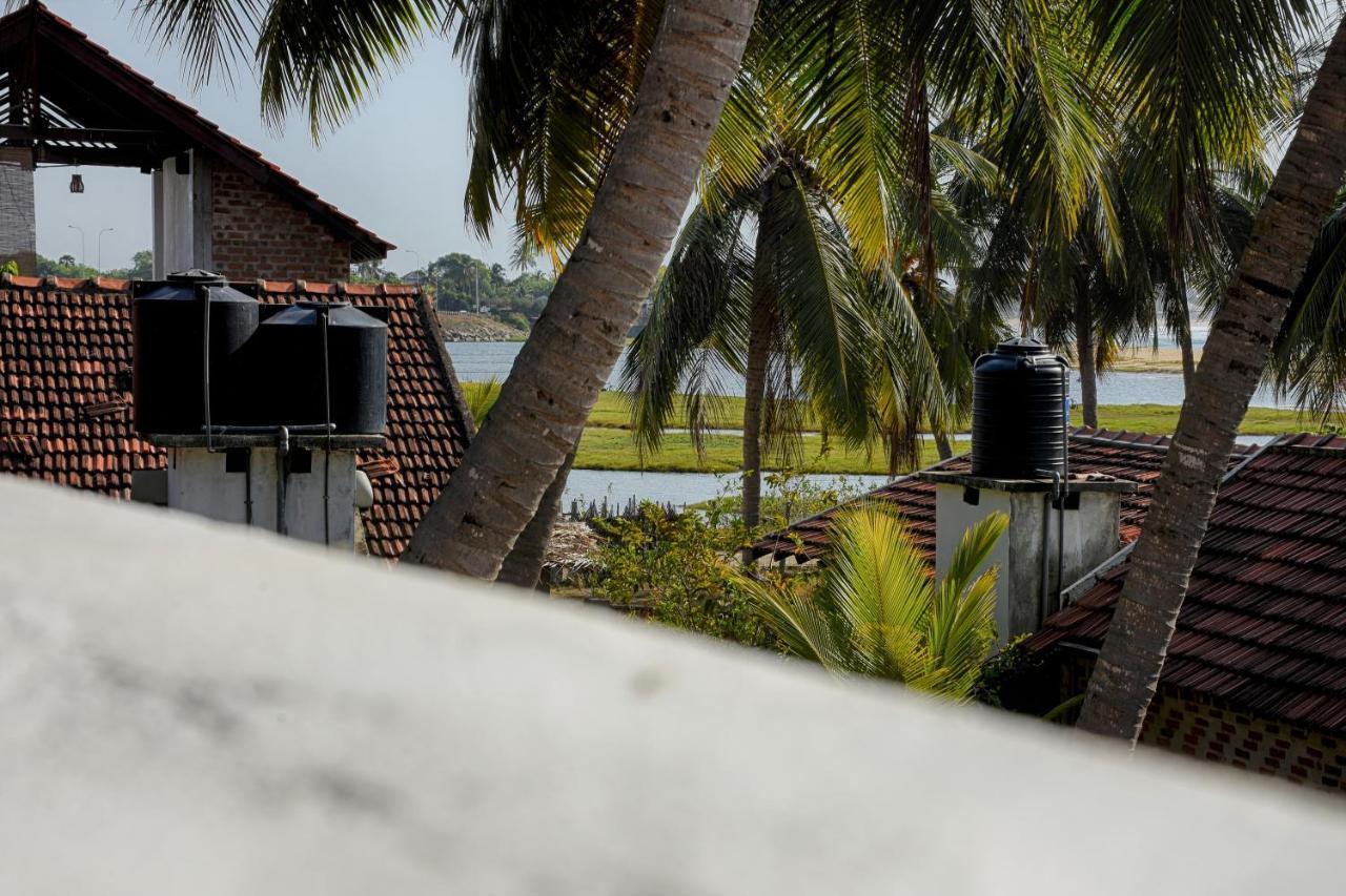 Hotel Aqua Blue à Baie d'Arugam Extérieur photo
