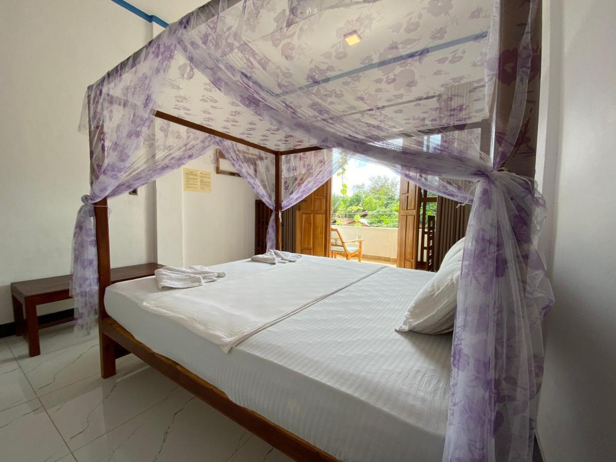 Hotel Aqua Blue à Baie d'Arugam Extérieur photo