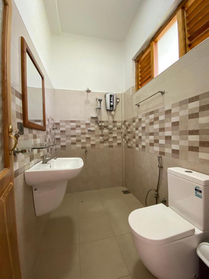 Hotel Aqua Blue à Baie d'Arugam Extérieur photo