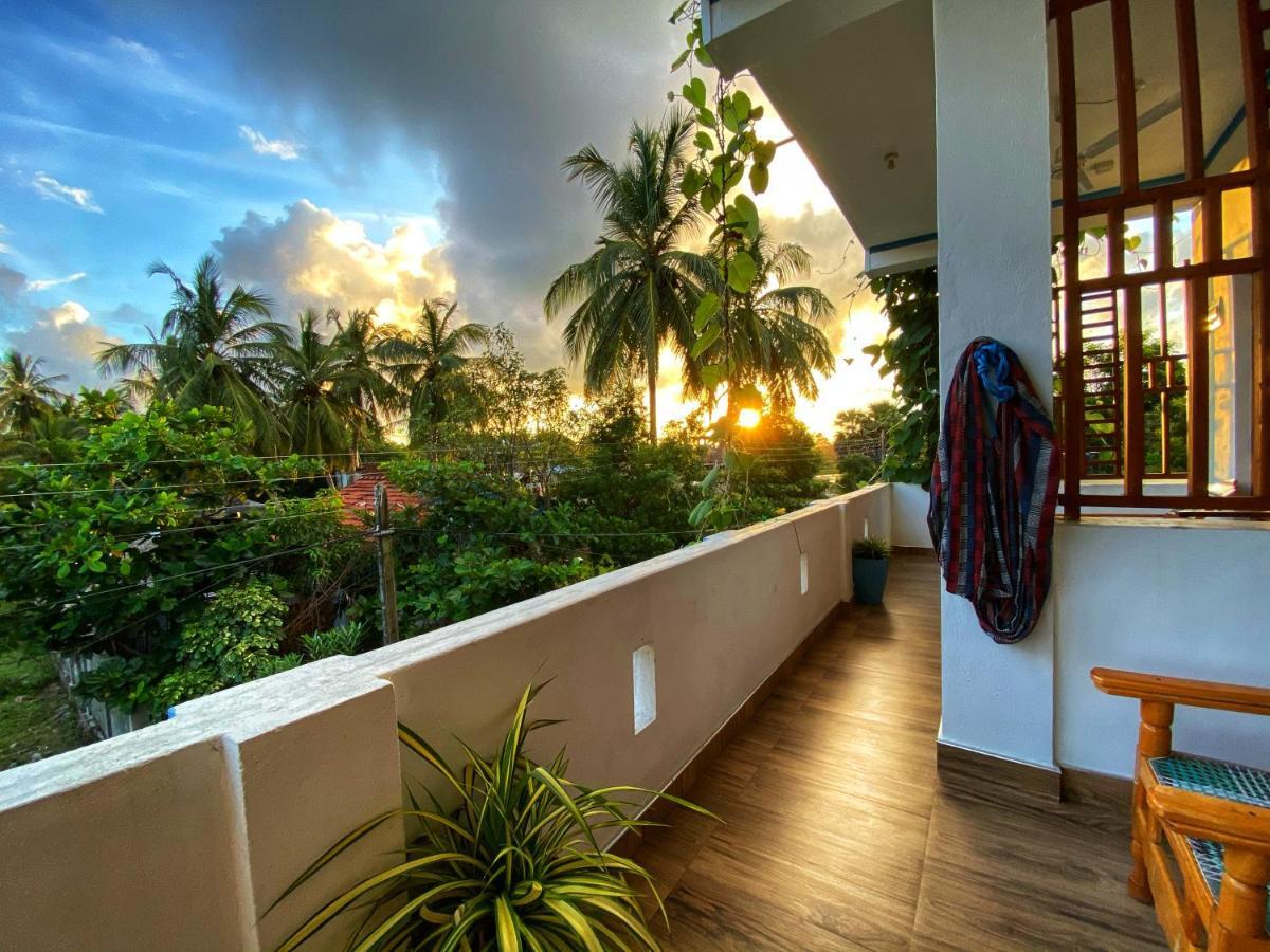 Hotel Aqua Blue à Baie d'Arugam Extérieur photo
