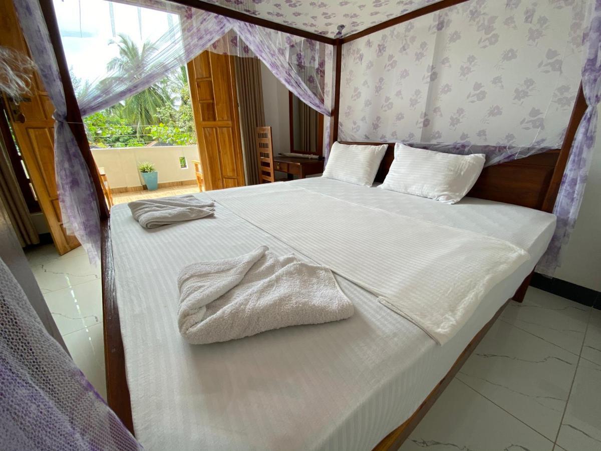 Hotel Aqua Blue à Baie d'Arugam Extérieur photo